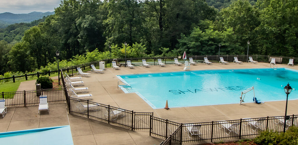 overview of the outdoor pool